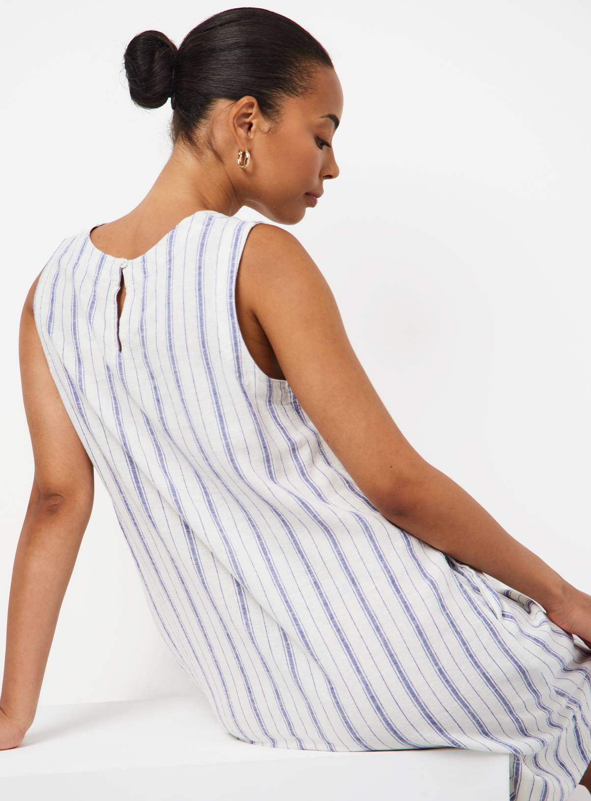 White Stripe Print Linen Rich Sleeveless Mini Shift Dress 10 - Image 4
